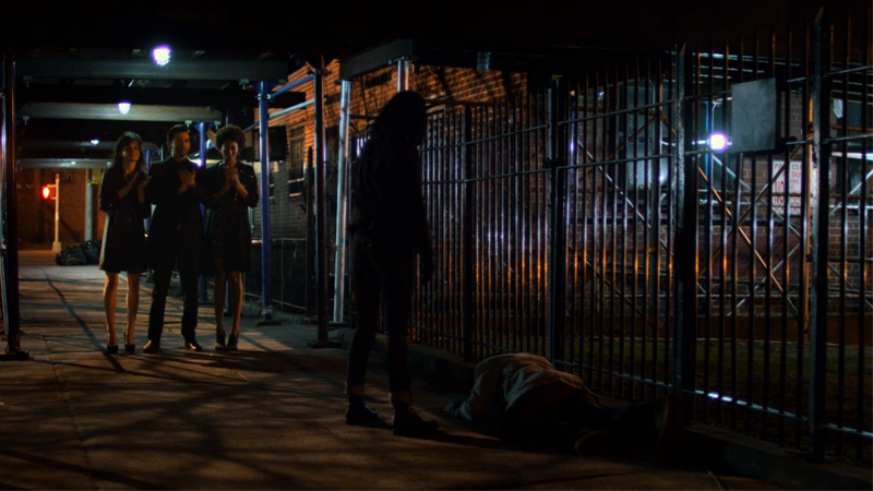Kilgrave (David Tennant) meets newcomer vigilante Jessica Jones (Krysten Ritter) for the first time.